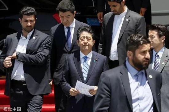 ▲当地时间6月13日，伊朗德黑兰，伊朗最高领袖哈梅内伊与日本首相安倍晋三会谈后，安倍离开。