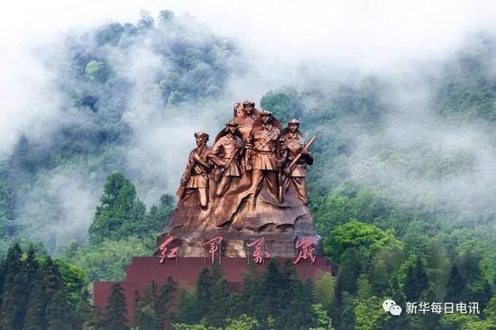  红军万岁雕塑（来源：网络）