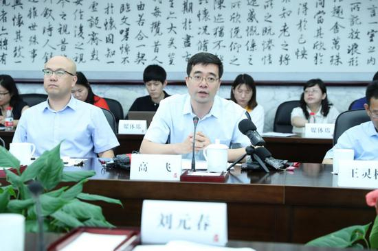 外交学院副院长 高飞 　　国是直通车 李颖 摄