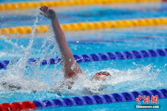 资料图：傅园慧在比赛中。&nbsp;中新社记者 韩海丹 摄