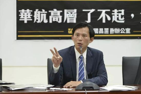  ▲黄国昌是“私烟案”的最初爆料者。