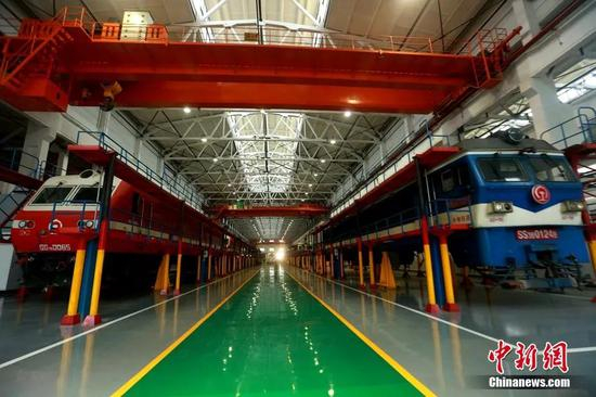  现在的宝鸡机车检修厂检修车间。宝鸡机车检修厂供图