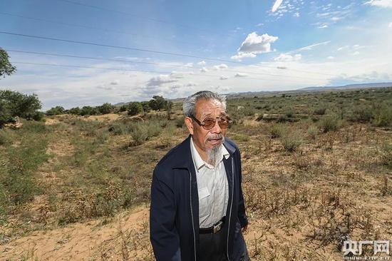 八步沙林场第一代治沙人张润元（央广网记者 韩靖 摄）