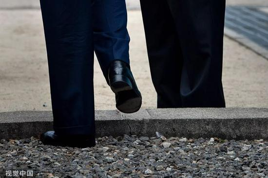 △6月30日，特朗普在板门店跨入朝方领土