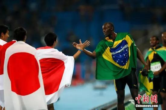 资料图：图为2016年里约奥运会，日本队收获银牌。中新网记者 杜洋 摄