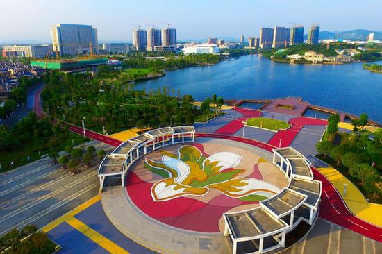 “海绵改造”后的萍乡市玉湖广场。 萍乡市海绵办提供