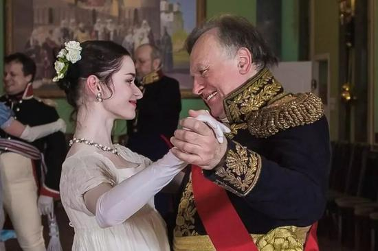  ▲叶申科（左）和索科洛夫（右）。图据《共青团真理报》