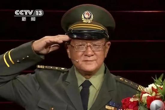 （图为乌国庆获奖现场。）