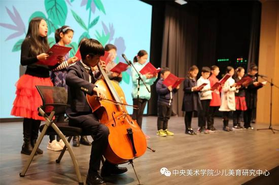 朗诵《面朝大海&nbsp;春暖花开》（朗诵：胡安齐、佘江蓝、贾铭涵、安家莹等，大提琴伴奏：李瑞宸 ）