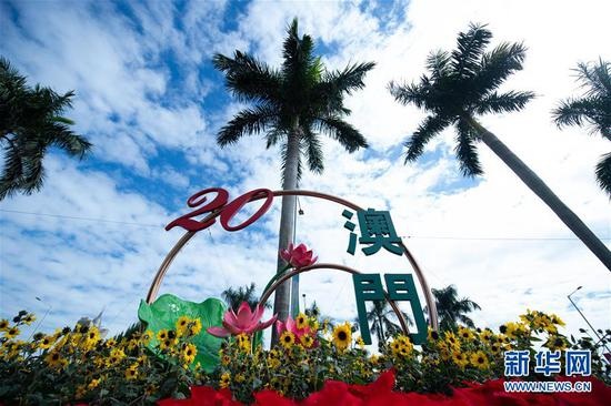 　　12月18日拍摄的澳门街头。新华社记者 张金加 摄