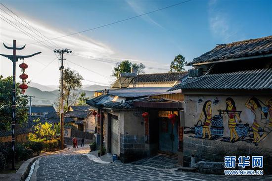 腾冲市清水乡三家村中寨司莫拉佤族村一景（1月19日摄）。新华社记者 胡超 摄
