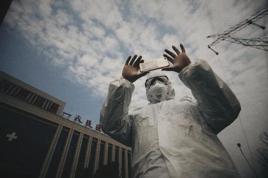  大家都渴望好天气的到来&nbsp;图片来源：每经记者 张建 摄