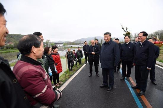 3月30日，中共中央总书记、国家主席、中央军委主席习近平在浙江省安吉县天荒坪镇余村考察