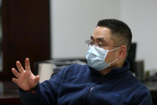 武汉市肺科医院院长在接受人民日报健康客户端记者专访