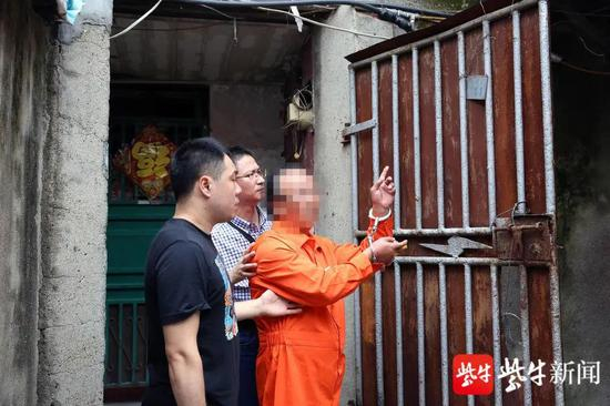  图为犯罪嫌疑人指认现场