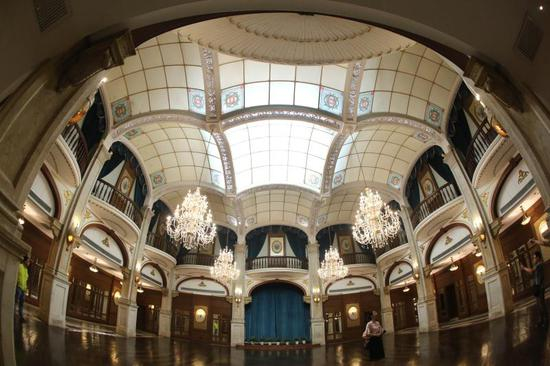 （图为浦江饭店孔雀厅）