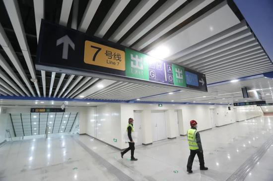 　　双井站改造工程已竣工验收完成，工程已进入开通前准备阶段，将于年底实现全功能换乘。新京报记者 王贵彬 摄