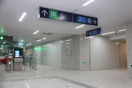  宣武门站换乘通道改造完成后，4号线换乘2号线从原来的1条通道改为3条通道