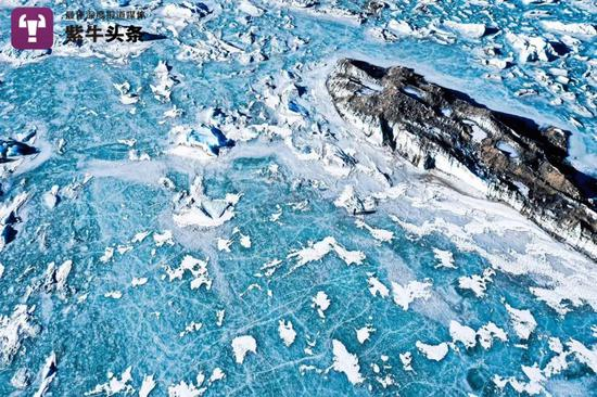 白宇拍摄的来古冰川