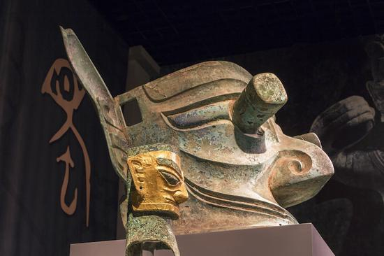  三星堆青铜纵目面具与青铜人头像&nbsp; &nbsp;广西师范大学出版社 图