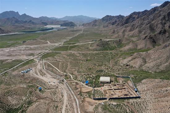 墓葬位置及环境。