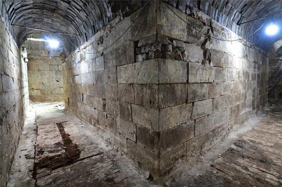 江苏徐州土山二号墓&nbsp;东回廊和北回廊清理后