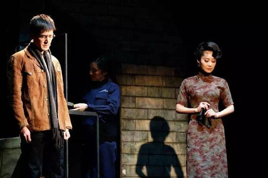 （图说：胡歌参与《如梦之梦》话剧 图源网络）