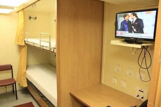  “维克拉玛蒂亚”号的舰员休息区