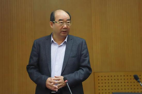  原新（中国人口学会副会长、南开大学经济学院人口与发展研究所教授）