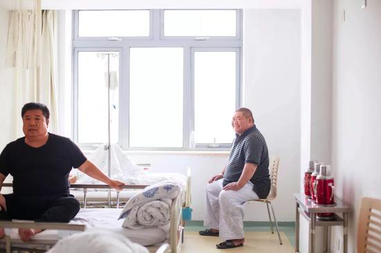 在北京友谊医院接受减肥手术的患者（黄宇 摄）