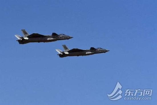  资料图：2019年空军开放日 歼-20秀武器 钱程灿摄