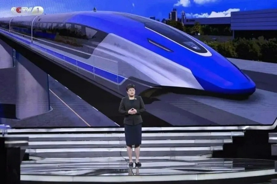 △梁建英参加央视《开讲啦》（央视截图）