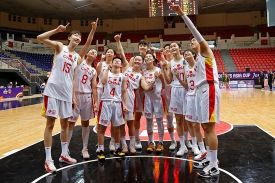 （2019年亚洲杯小组赛 中国女篮1分险胜澳大利亚 三连胜晋级半决赛）