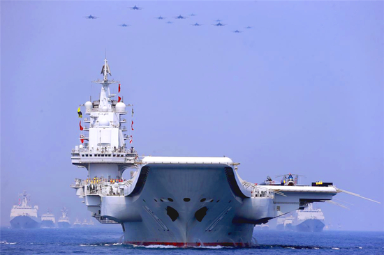 劈波斩浪。张雷 摄