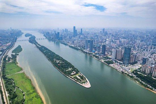  这是6月9日拍摄的长沙橘子洲景区（无人机照片）。新华社记者 陈思汗 摄