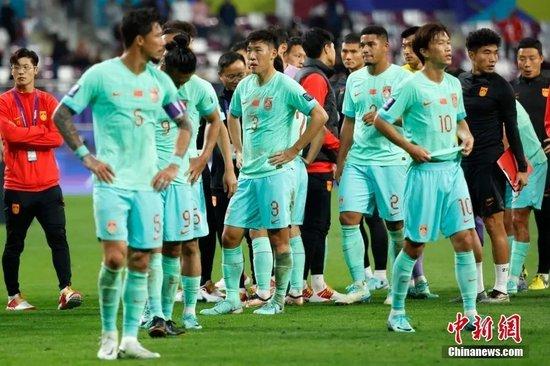 国足在亚洲杯上 图片来源：视觉中国