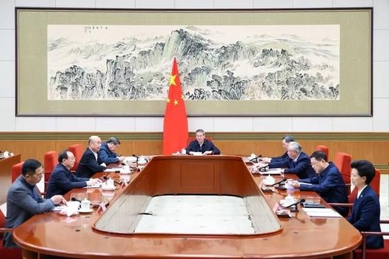 ▲12月16日，国务院以“加快落实行政裁量权基准制度，进一步提升行政执法规范化水平”为主题，进行第十一次专题学习。国务院总理李强主持学习。记者 刘彬 摄/新华社