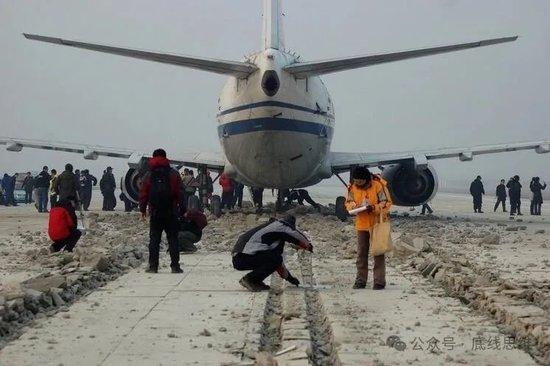 在跑道盡頭鋪設(shè)泡沫混凝土（EMAS）可以有效防止飛機(jī)沖出跑道