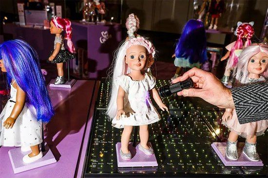  玩具行业协会高管表示，受特朗普关税政策影响，包括“I'm a Girly”品牌在内的玩偶或将面临供货短缺。&nbsp;《纽约时报》