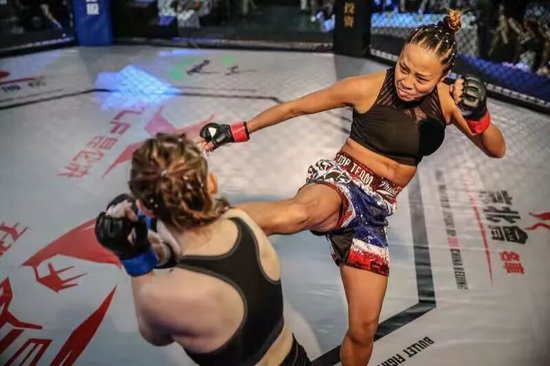 丁苗过往出战综合格斗赛事　　图/受访人提供