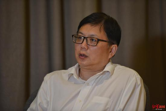 　↑陈岚律师计时俊