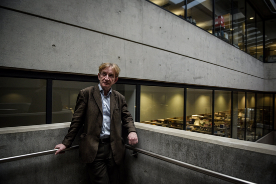  （图说：希尔教授。来源：纽约时报）