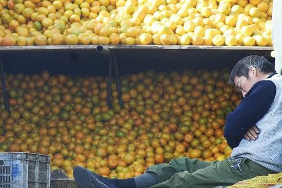 不少人依靠新发地在北京谋生。（图片来源：视觉中国）