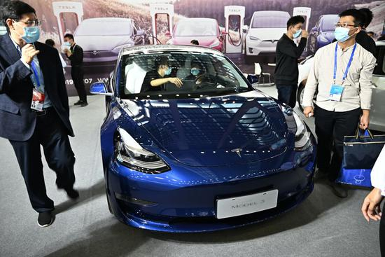 特斯拉展示的Model 3车型。新华社记者 王丰 摄