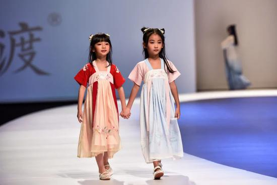 2019 广东时装周（图片来源 ：视觉中国）