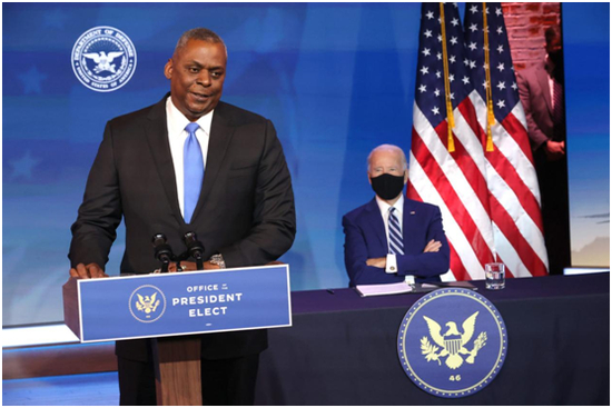 ·美国防长奥斯汀（前）和总统拜登