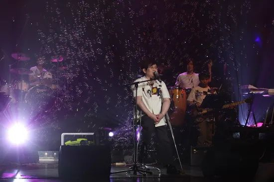 ·“重回年轻时代”演唱会。