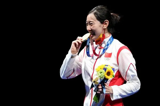  奥运会女子个人重剑冠军孙一文