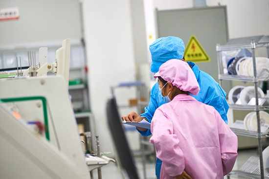 2020年3月2日，广州开发区内的一家工厂。图|人民视觉