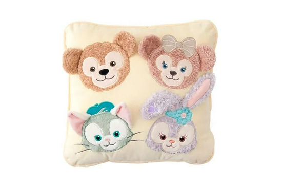 日本人设计的“达菲家族”抱枕。图源：GJ